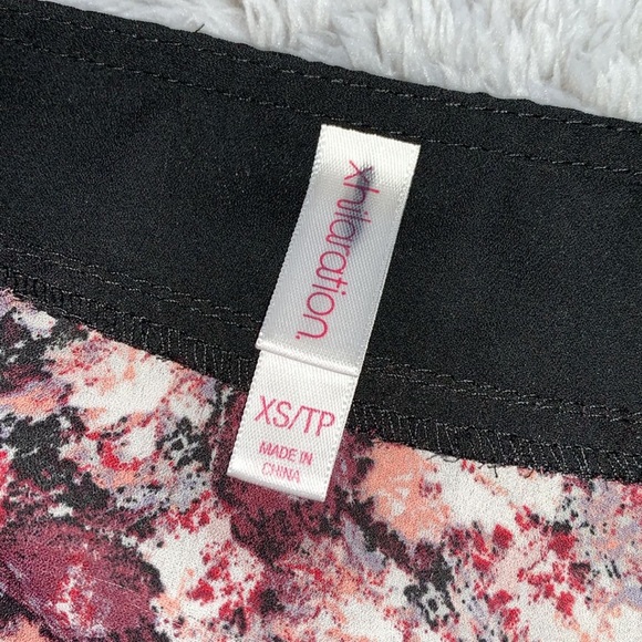 Xhilaration flowy tank - Picture 3 of 3